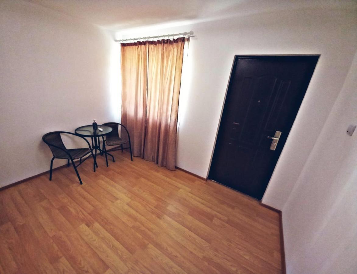 Camere In Regim Hotelier Braşov Exterior foto