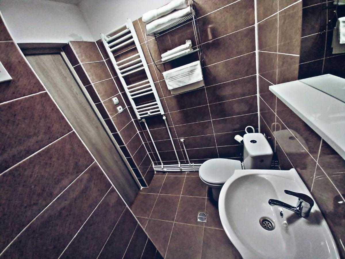 Camere In Regim Hotelier Braşov Exterior foto